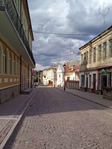 Apartament Зарванская Стрит 9 Kamieniec Podolski Zewnętrze zdjęcie